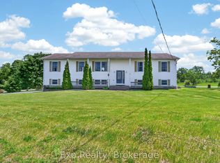 1004 Village View Ln, South Frontenac, ON K0H2T0