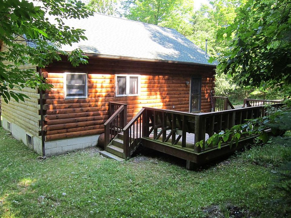 Deck with built-in bench