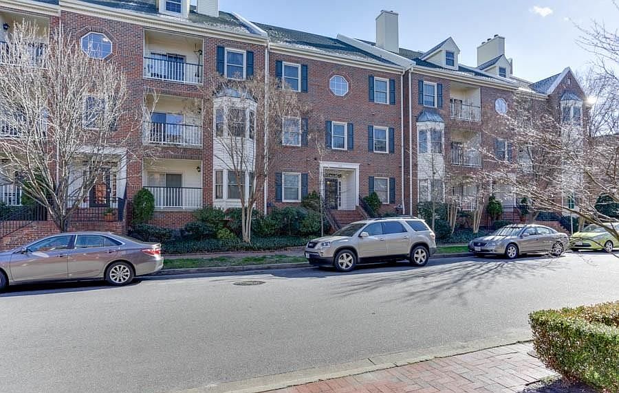 1st image of 300 Yarmouth St APT 320