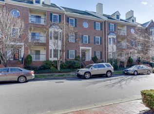 300 Yarmouth St APT 320, Norfolk, VA 23510