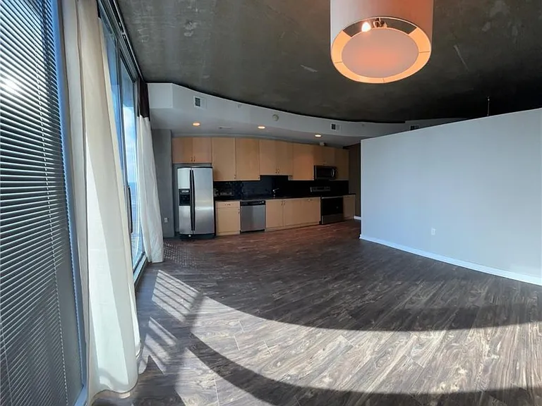 400 W Peachtree St NW #3707 — Photo 17