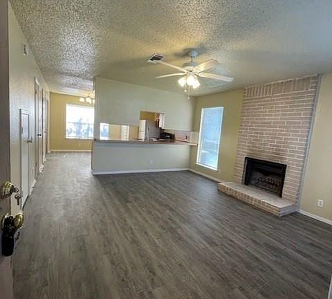 3rd image of 2101 Granberry Dr #B