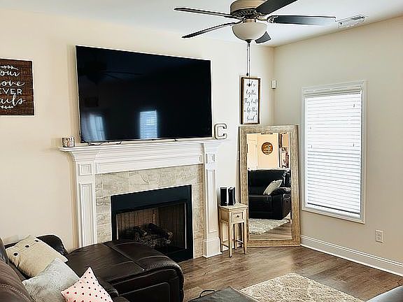 5th image of 1235 Yellowwood Dr