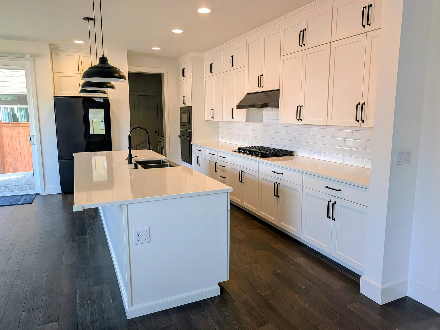 5 bed, 2818 sqft, $4,700 — Photo 3