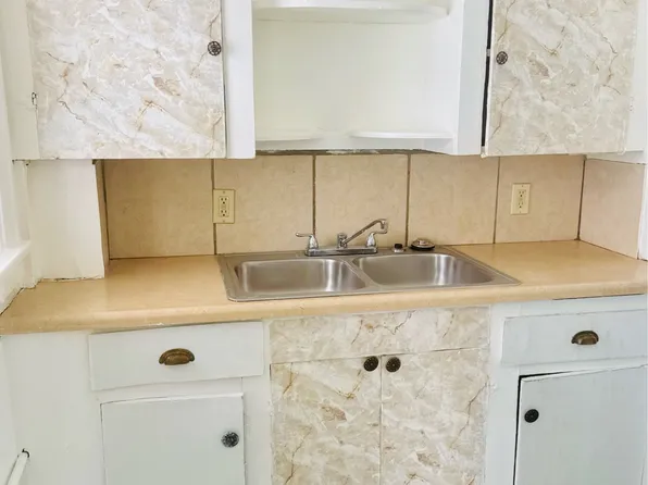 916 Bensch St #4, Lansing, MI 48912