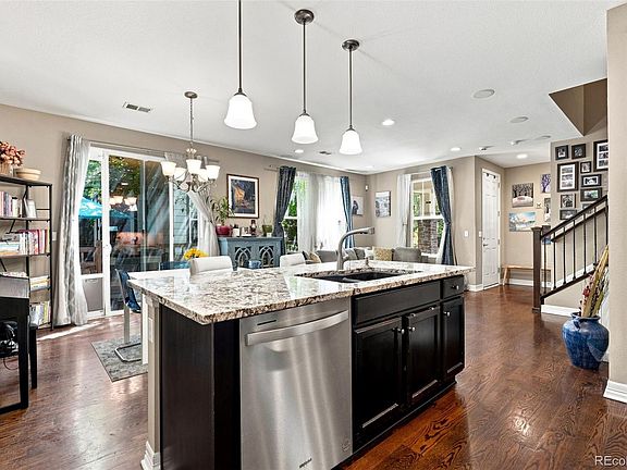 3rd image of 3480 Valentia Street