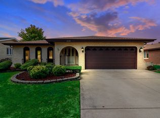 11138 S Possum Dr, Palos Hills, IL