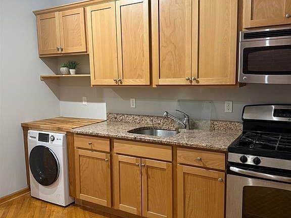 2nd image of 402 Grand St Unit 401