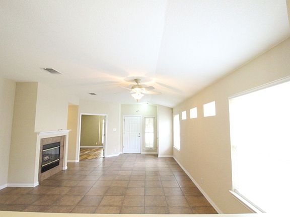5th image of 1103 Tanglewood Dr