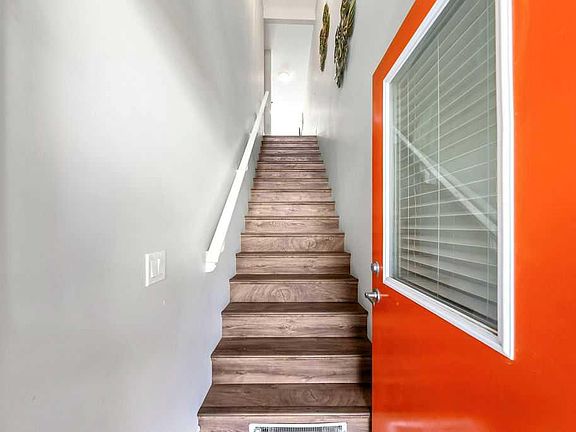 3rd image of 116 N Savanna Walk NE