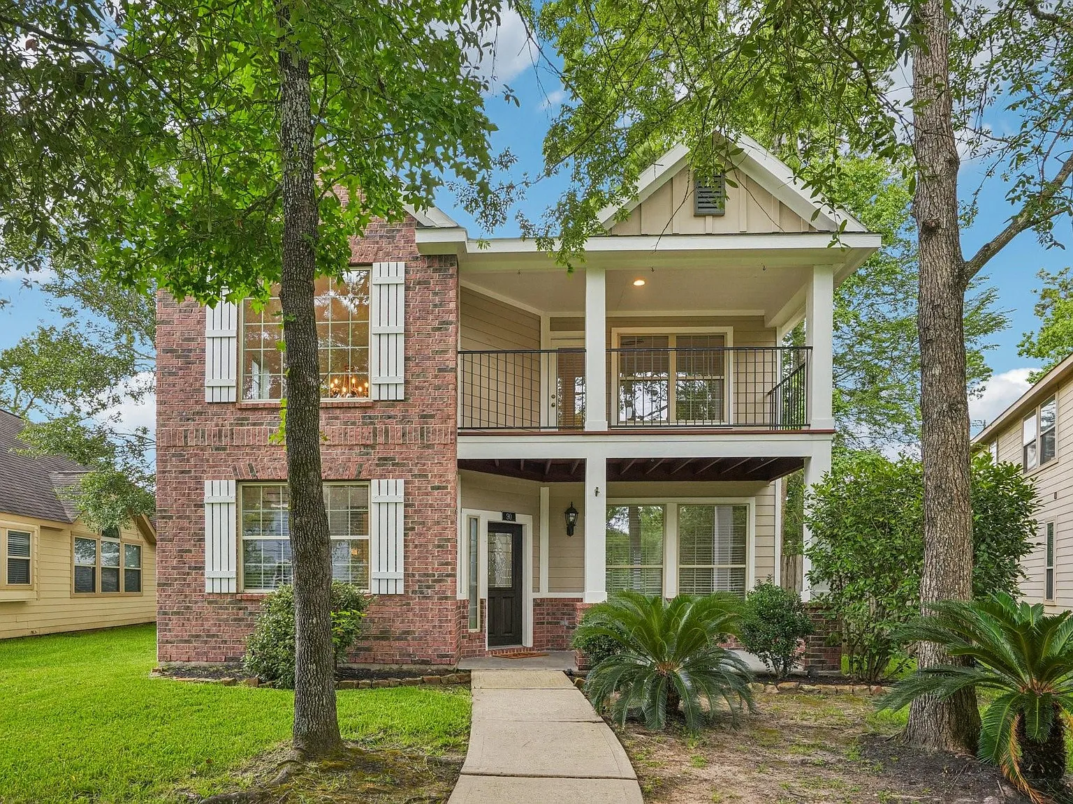 4 bed, 2.5 bath, 2490 sqft, $3,200 — Photo 1