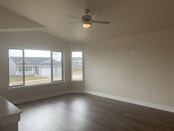 2nd image of 1523 Vista Dr