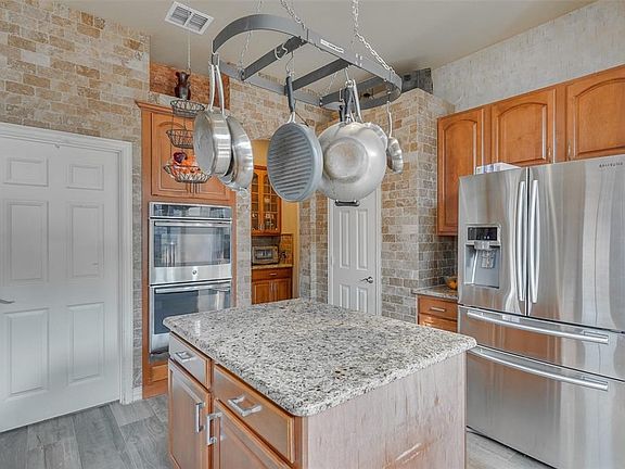 4th image of 6500 Lantana Dr