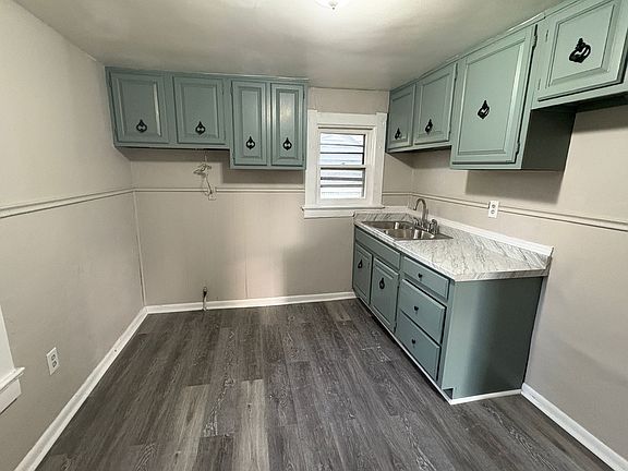 3rd image of 1314 Walbridge Ave
