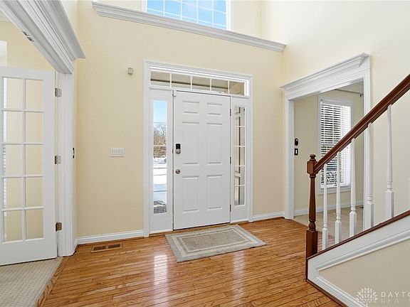 2nd image of 5747 Richmond Park Dr