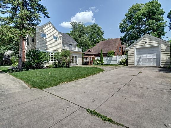 3rd image of 703 Maple Ave
