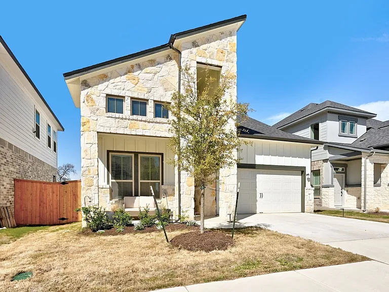 13004 Bloomington Dr — Photo 29