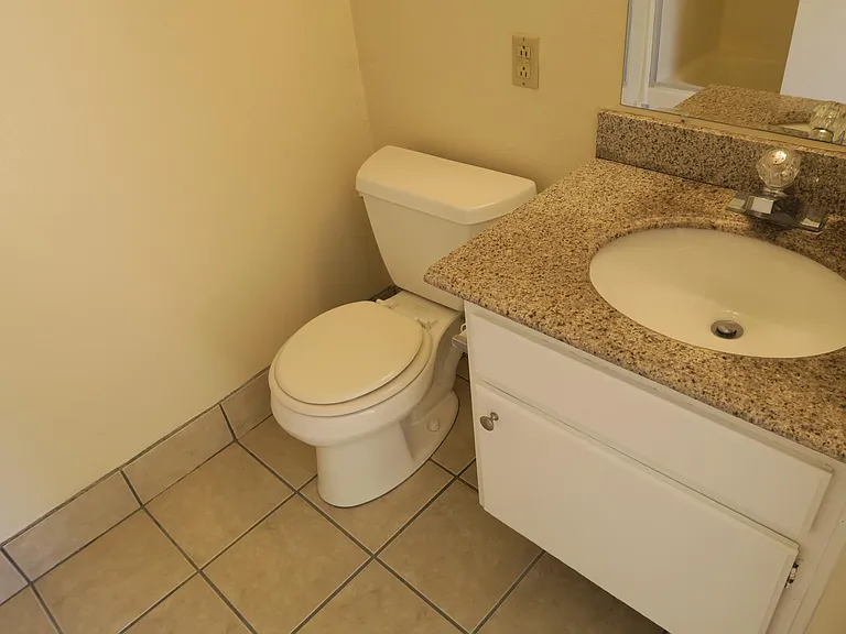 13610 Moorpark St #105A — Photo 15