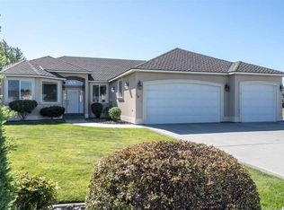 3502 W Canyon Lakes Dr, Kennewick, WA 99337