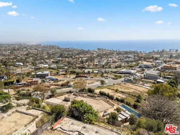 827 Lachman Ln, Pacific Palisades, CA 90272