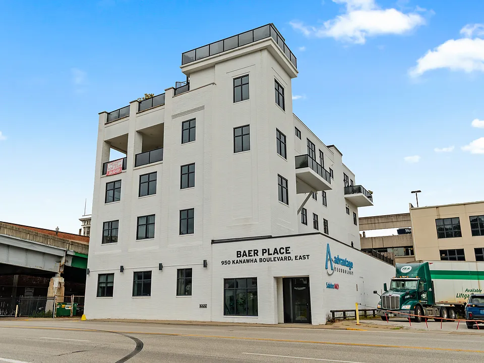 950 Kanawha Blvd E #400