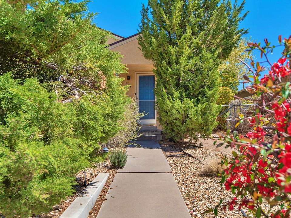 1st image of 204 Solano Dr NE #204