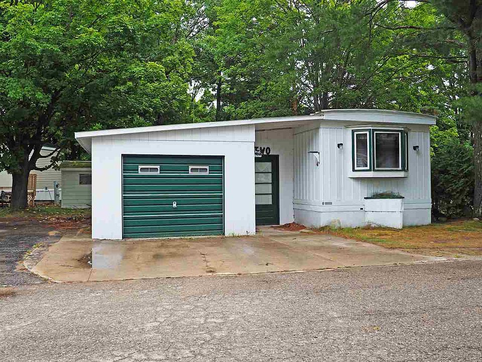 2nd image of 631 E Lake St Lot 2