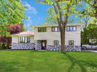 13 Baumer Rd, Sayreville, NJ 08872