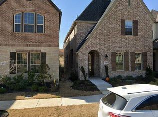 600 Courtyard Ln, Irving, TX 75039