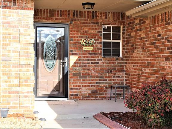 4th image of 928 Noel Dr