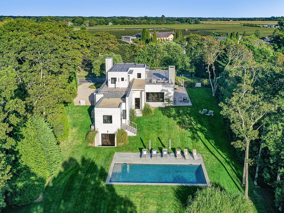 1st image of 152 Sagg Rd