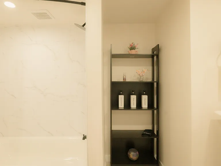 6605 N Sheridan Rd #3 — Photo 7