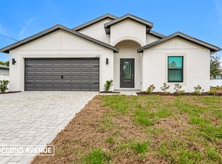 1029 Jacaranda Pkwy E, Cape Coral, FL 33909