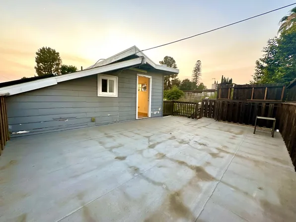 10857 Art St, Sunland, CA 91040