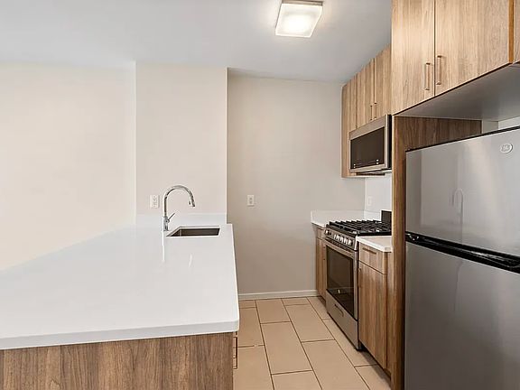 4th image of 2754 Frederick Douglass Blvd #4C