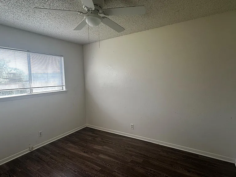 900 Sahara Ave #B — Photo 6