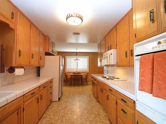 2nd image of 1905 La Villa Rose Ct
