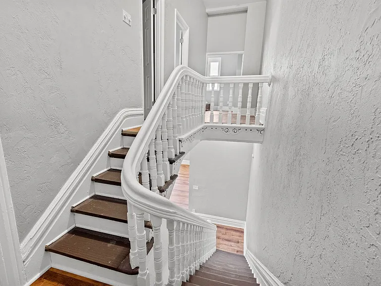 1137 Sheffield St — Photo 15