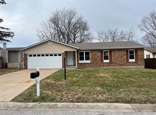 22 S Dianne Dr, Saint Peters, MO 63376