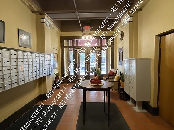 2nd image of 21 N Last Chance Gulch APT 6H