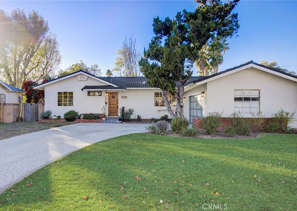 1st image of 7939 Farralone Ave
