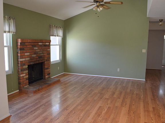 3rd image of 609 W Monona Dr