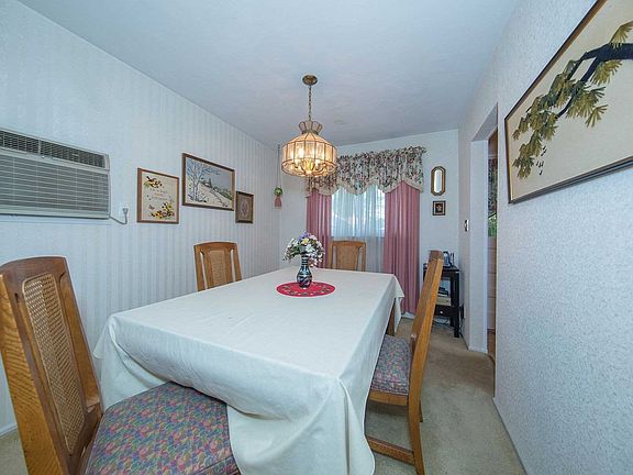 4th image of 605 Valmont Pl