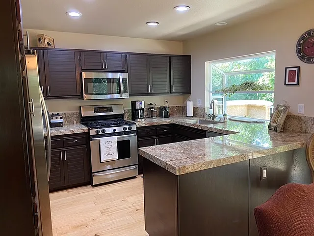 2 bed, 1156 sqft, $3,150 — Photo 3