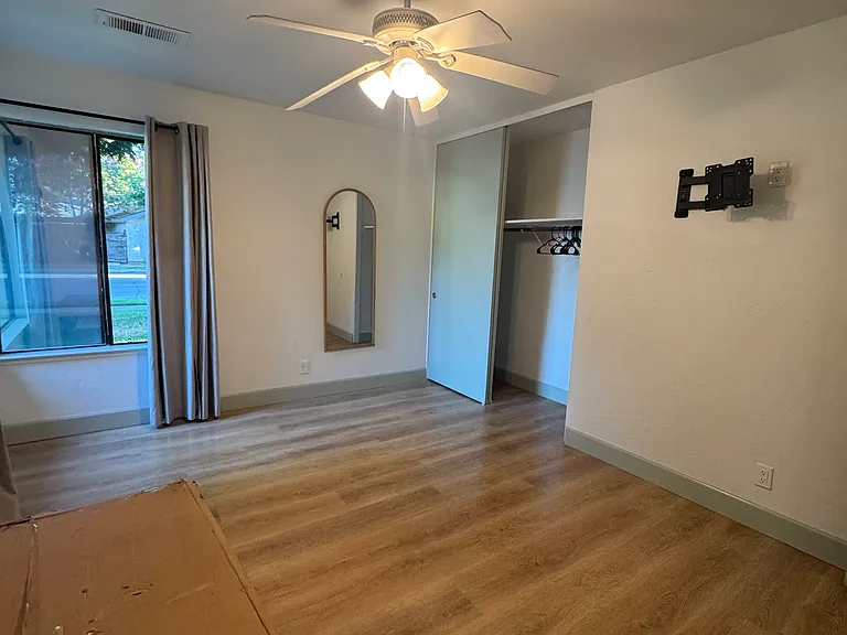 2211 N Pinkham St — Photo 8