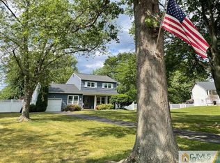 3 Tudor Pl, Manalapan, NJ 07726