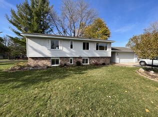 4049 Blackhawk Rd, Eagan, MN 55122