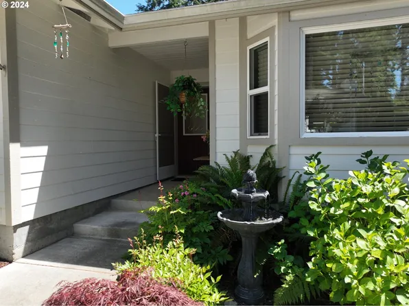1371 Glenwood Dr, Brookings, OR 97415
