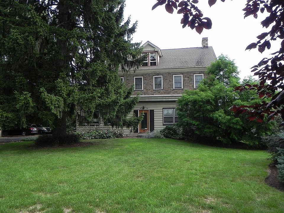 front lawn, secluded