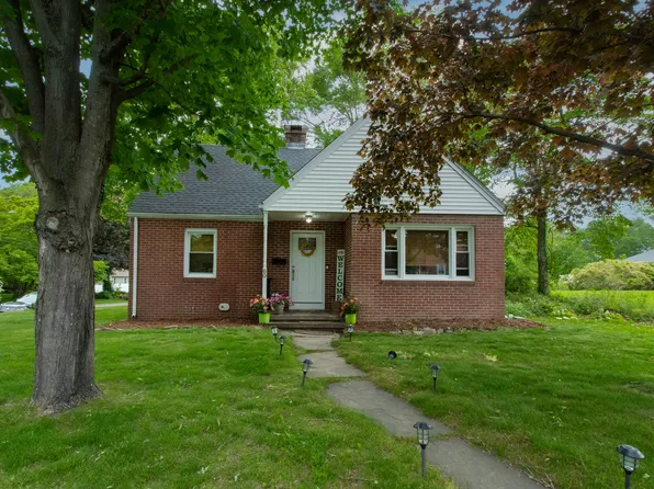 60 Palmer Road, Branford, CT 06405